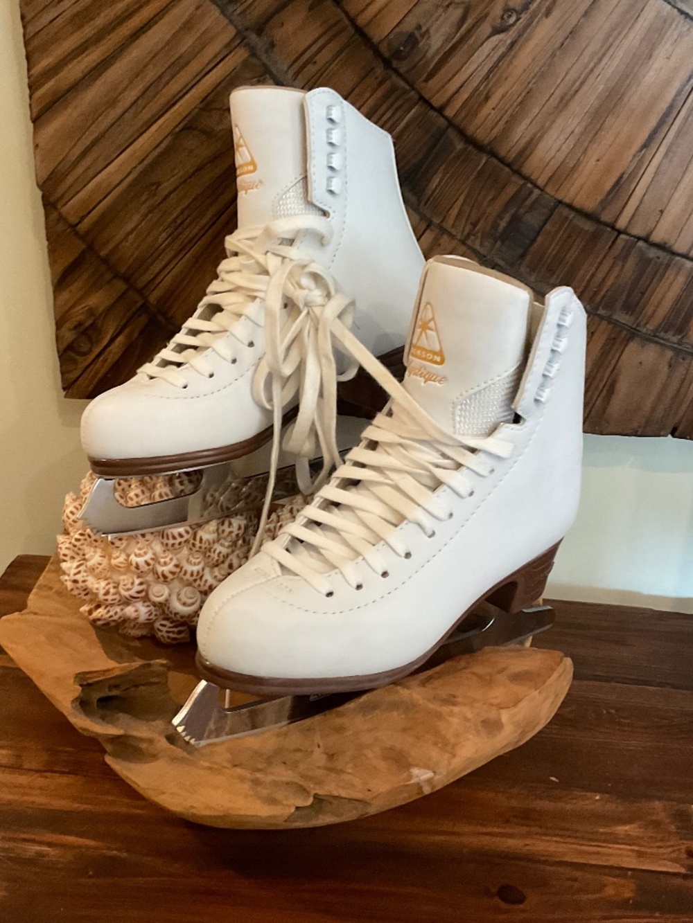 Jackson Ultima Mystique Girls Figure Skates , White, Size 4.5